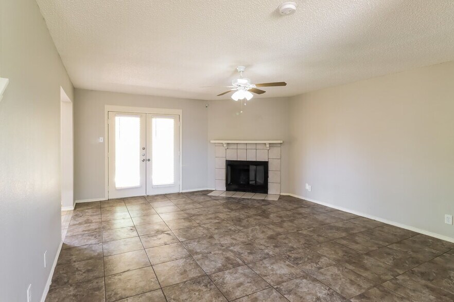 Building Photo - 4803 Glen Valley Dr