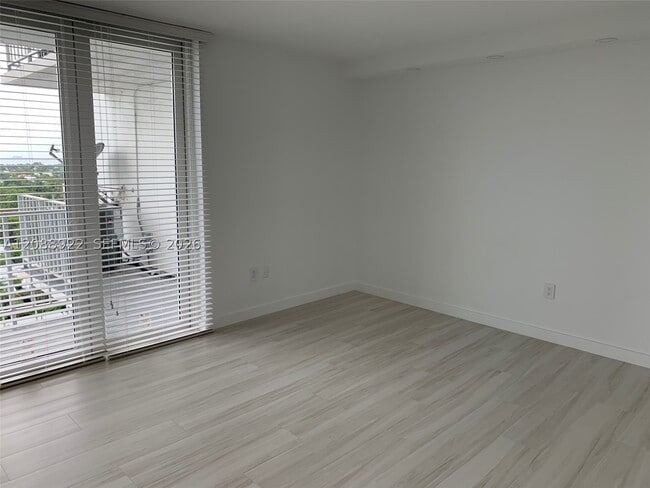 Building Photo - 881 Ocean Dr