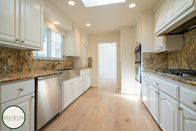 Building Photo - Gorgeous Four Bedroom Home | Expansive Backyard | Swimming Pool