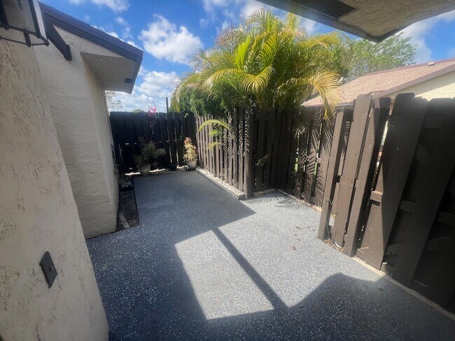 Building Photo - 3502 Waterview Cir