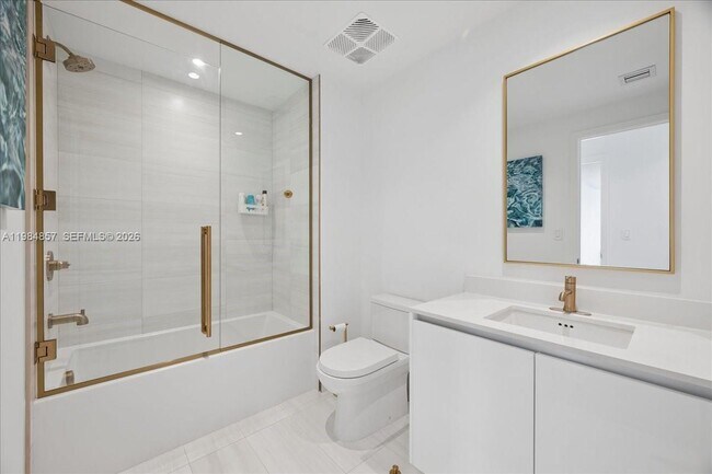 Building Photo - 2678 Tigertail Ave