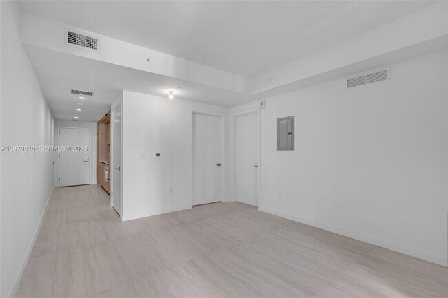 Building Photo - 77 SE 5th St