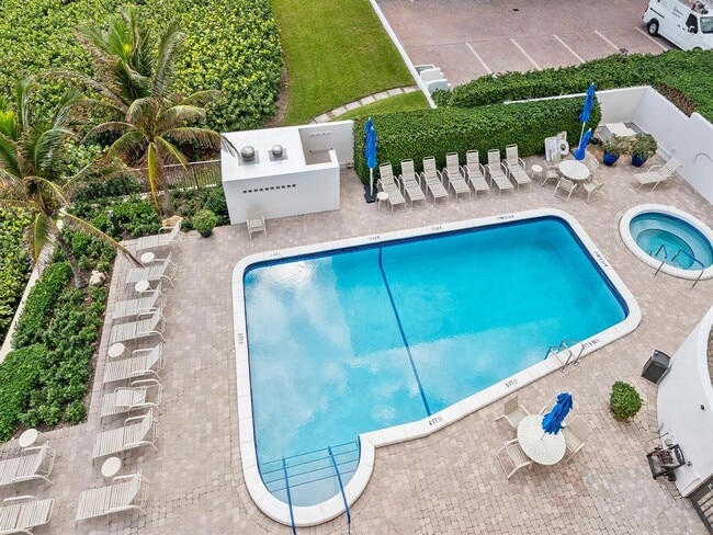 Building Photo - 3009 S Ocean Blvd