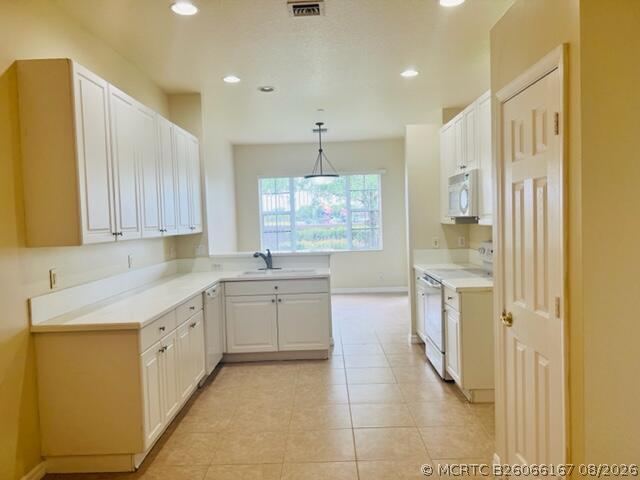 Building Photo - 25 Beechdale Ln