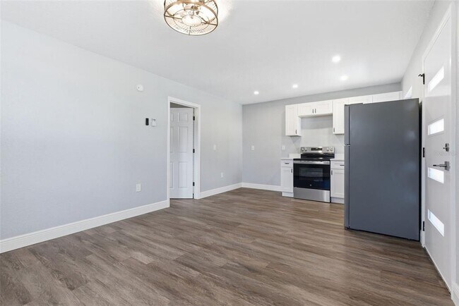 Building Photo - 113 145th Ave