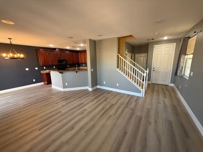 Building Photo - Beautiful 2-Story Townhome in Gated Area w...