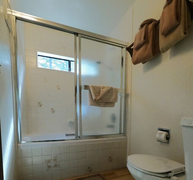 Building Photo - Winter Lease - Less than half a mile to Burnt Cedar Beach, Restaurants and Grocery!!