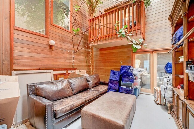Building Photo - 3202 Tealwood Pl