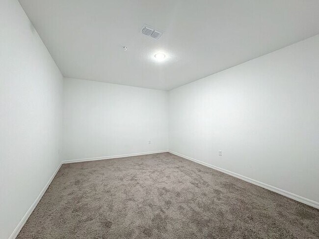 Building Photo - 1711 Barton Towne Cir
