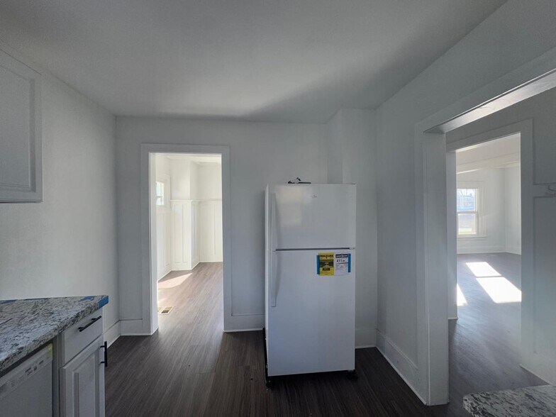 Kitchen - 101 Colorado St