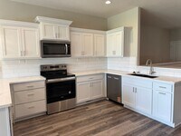 Building Photo - Brand New 2 bed/2.5 bathroom townhome in S...