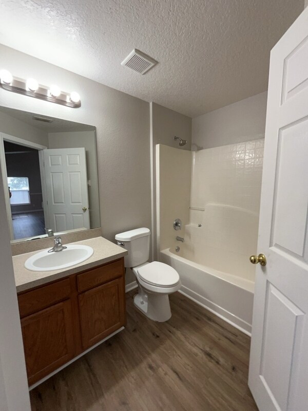 Building Photo - 533 Haines Trail
