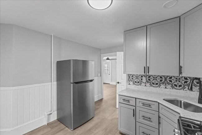 Building Photo - 88-94 Lafountain St