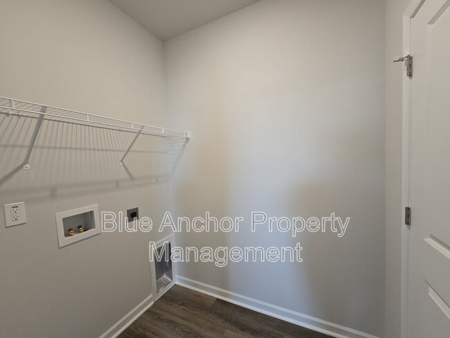 Building Photo - 77 Bonaparte St