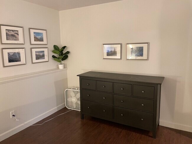 Bedroom 1 view 2 - 27 Centaur Ct