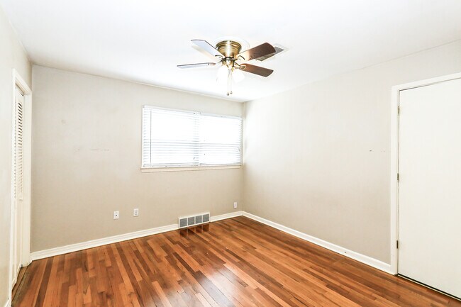 Building Photo - 2517 33rd St