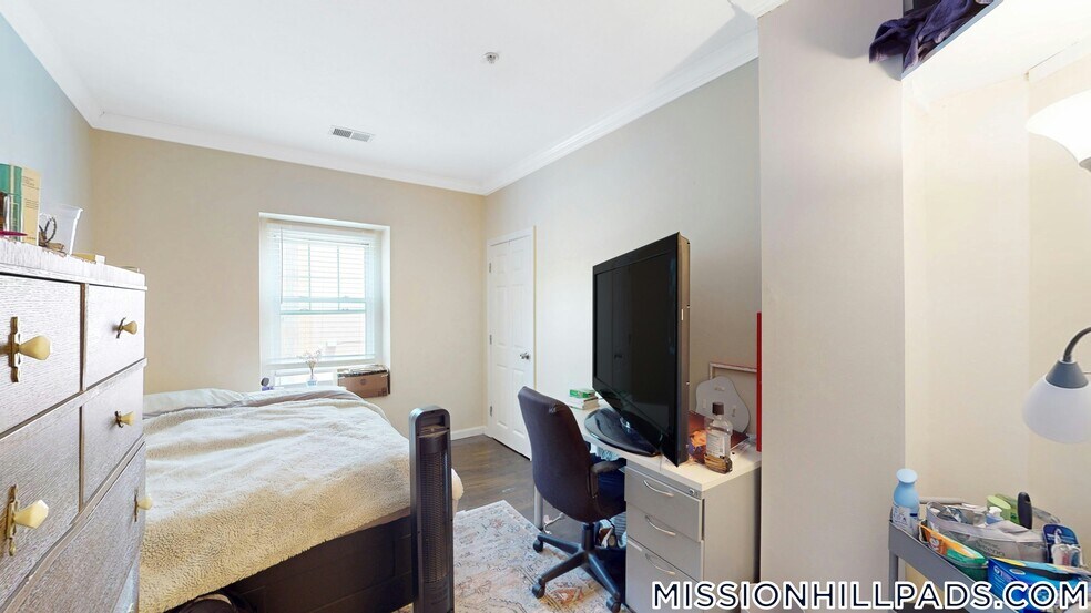 Building Photo - 712 Shawmut Ave