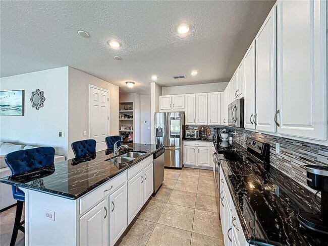 Building Photo - 2381 Rapollo Dr