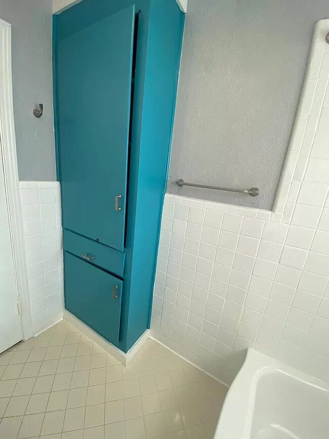 Building Photo - 431 Hambrick Rd