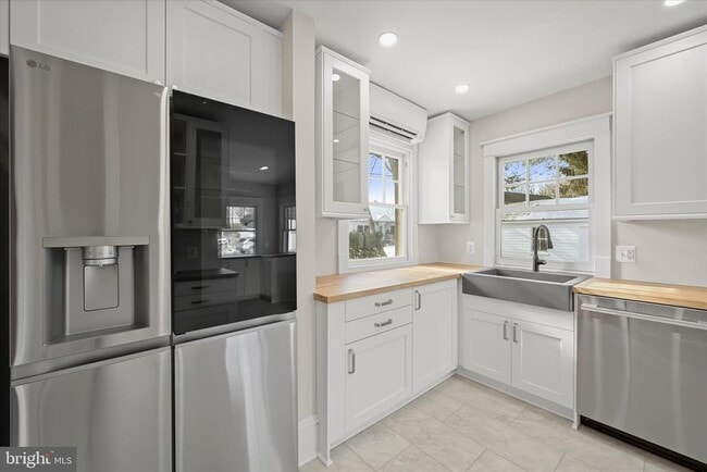 Building Photo - 7332 Springfield Ave