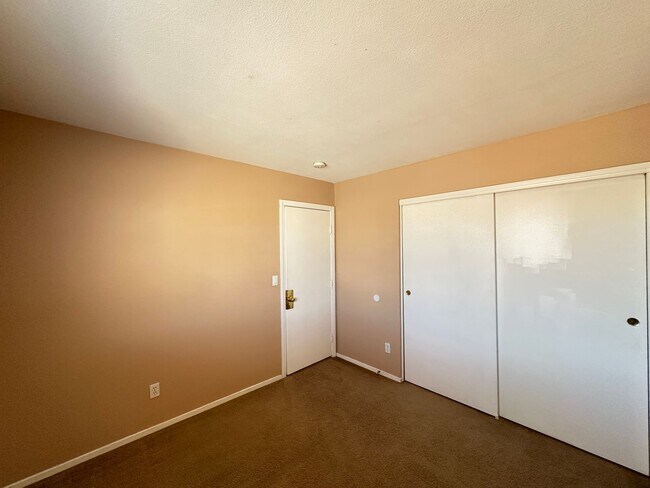 Building Photo - BLUE DIAMOND RANCH