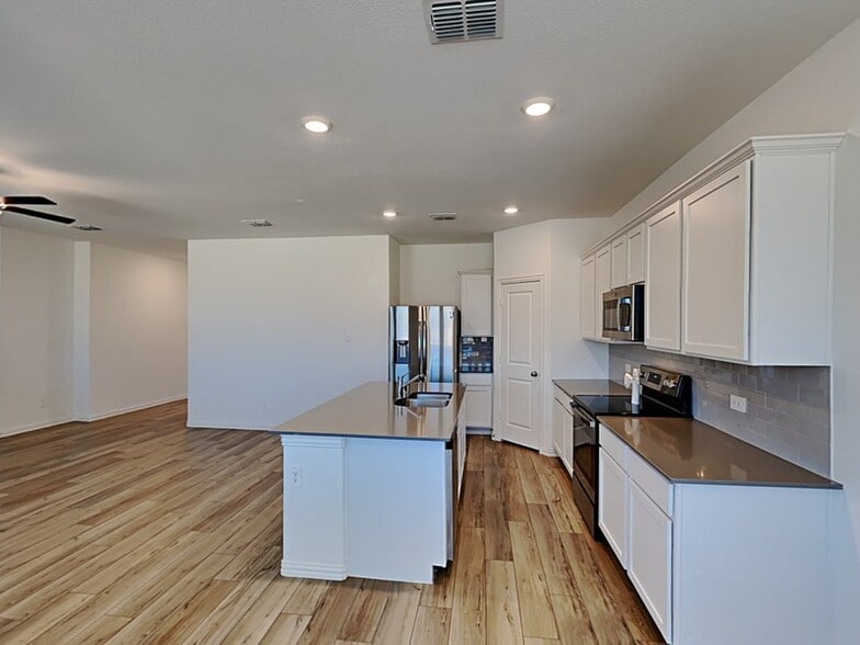 Building Photo - 6928 Falconer Way