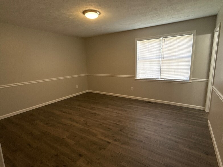 Building Photo - 103 Skyhaven Dr