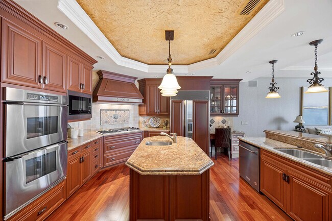 Building Photo - 940 Cape Marco Dr