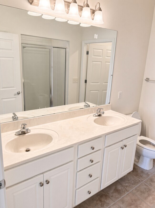 Building Photo - 1364 Orchard Cir