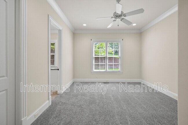 Building Photo - 7 Crooked Stick Ln