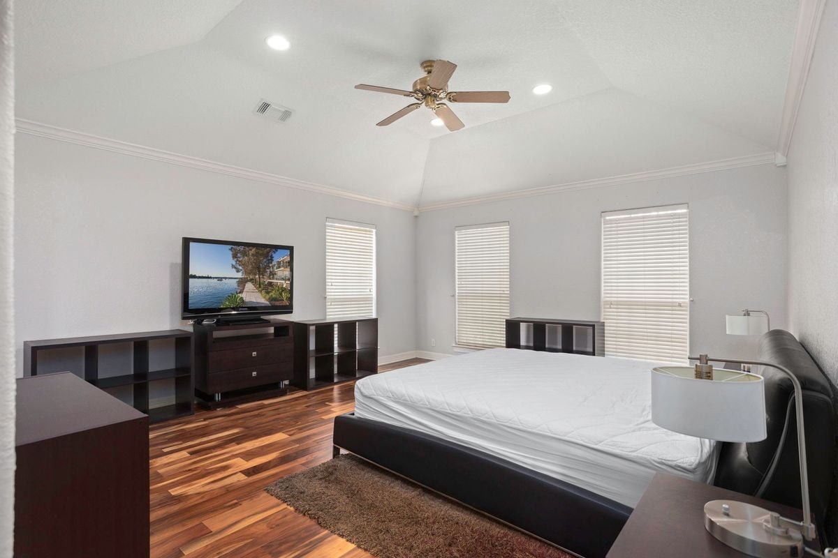 Building Photo - 1816 Winding View