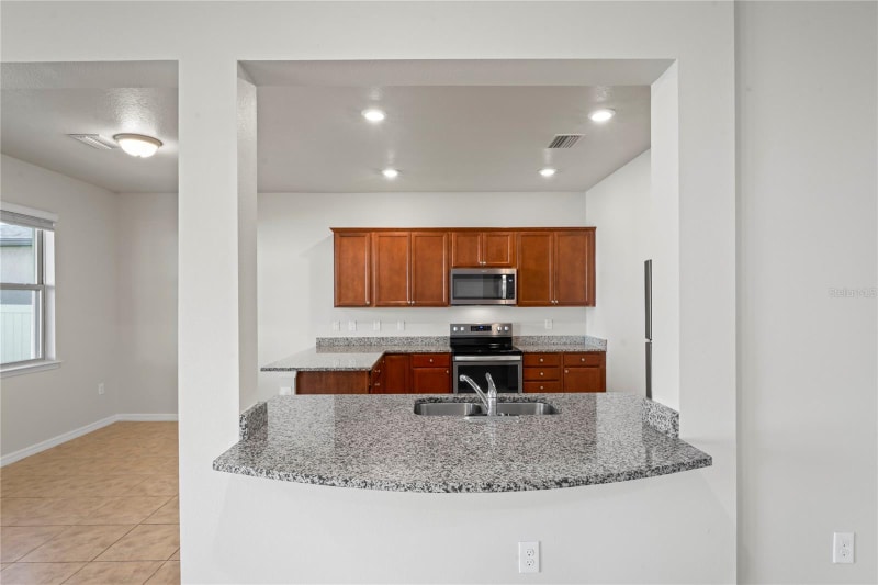 Building Photo - 7628 Yale Harbor Dr