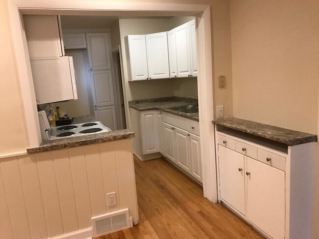 Building Photo - 4111 Paunack Ave