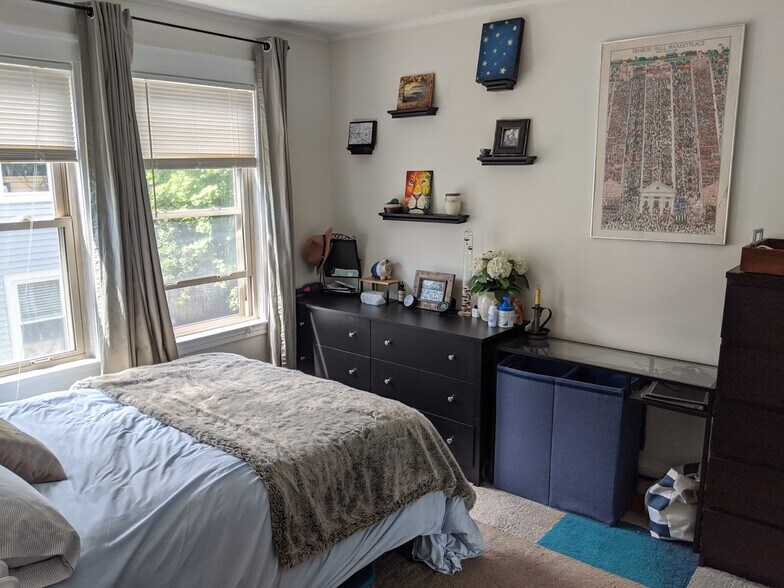 Building Photo - 66 Brock St