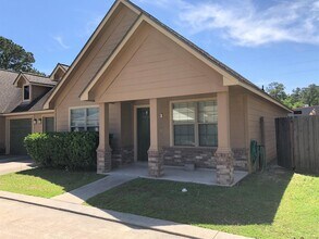 Building Photo - 21469 W Wallis Dr