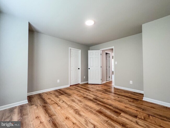 Building Photo - 6337 Littlefield Ct