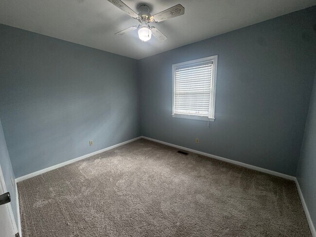 Building Photo - 908 Rochester Dr