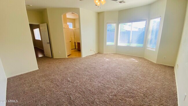 Building Photo - 8147 W Ross Ave