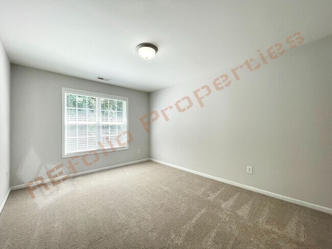 Building Photo - 112 Taylors Creek Ct