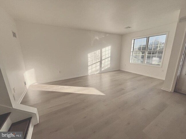 Building Photo - 112 Spring Ridge Ct