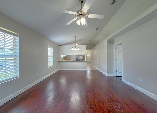 Building Photo - 3363 Golden Rain Dr
