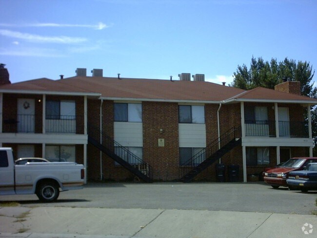 Building Photo - 413 Dunes Ct SE