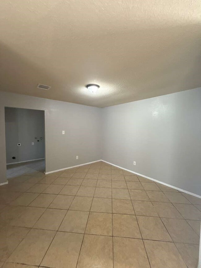 Building Photo - 22602 Fincastle Dr