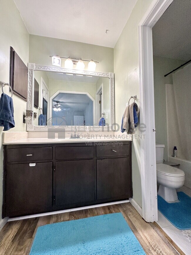 Building Photo - 3533 Bernies Ct N