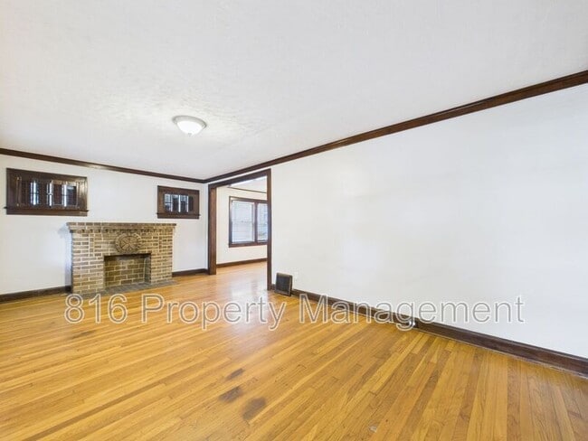 Building Photo - 6612 Park Ave E