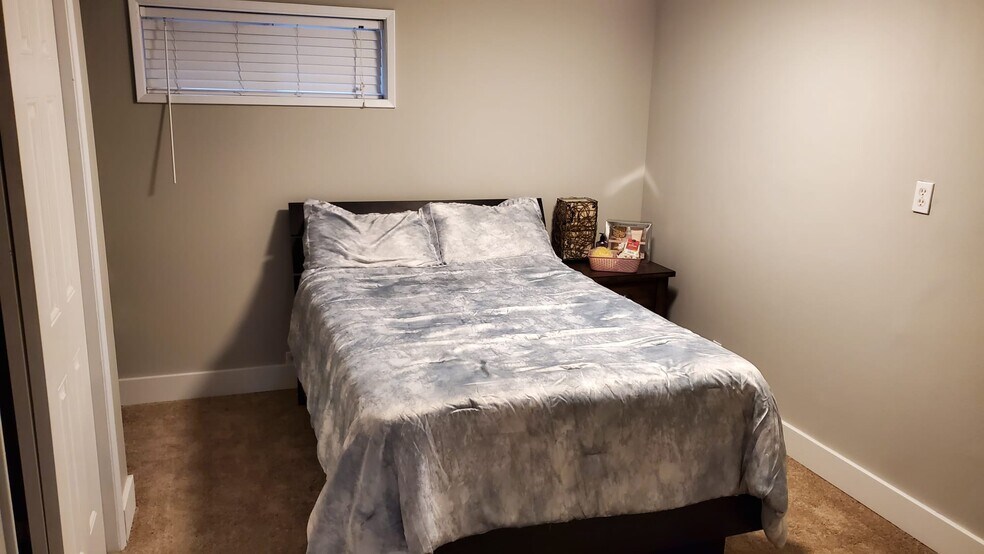 Building Photo - 434 S 199th St