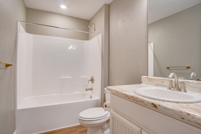 Building Photo - Spacious 4-Bedroom Home in Milton Near I-1...