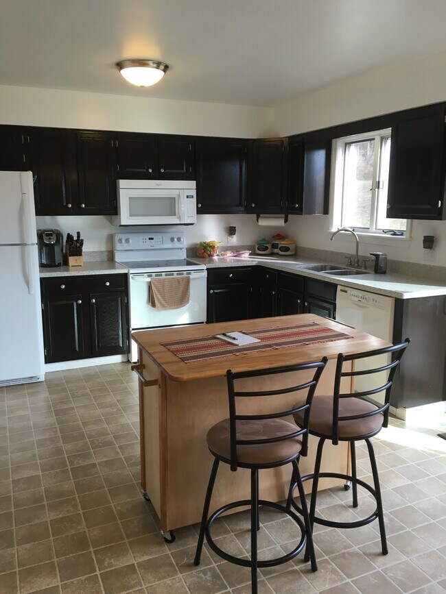 Primary Photo - 1582 2nd St