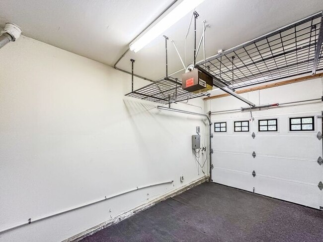 Building Photo - 32971 N Peak Dr