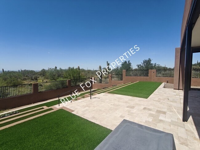 Building Photo - 13037 N Red Quail Pl